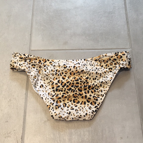 Victoria's Secret bikini bottoms - Picture 3 of 4